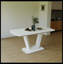 Table de salle à manger en MDF gris et blanc de 62,99 à 78,74 po - Conception extensible de style industriel moderne avec pieds en forme de U, convenant à la maison et au bureau