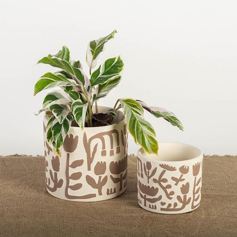 Ensemble de 2 pots à fleurs en terre cuite avec motifs floraux primitifs