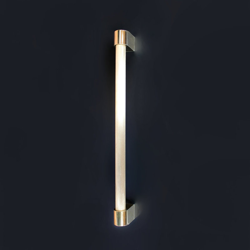 Lunar Eclipse Appliance Pull, 29 1/8", Polished Brass