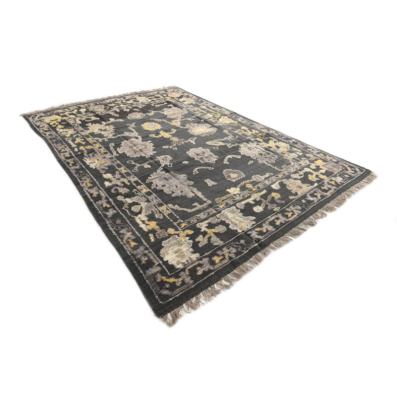 Tapis noir Outen