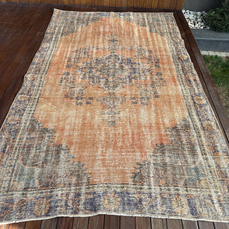 Grand tapis turc rétro Oushak en doux brun lavable pour votre salon élégant