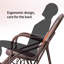 Chaise berçante tissée en rotin
