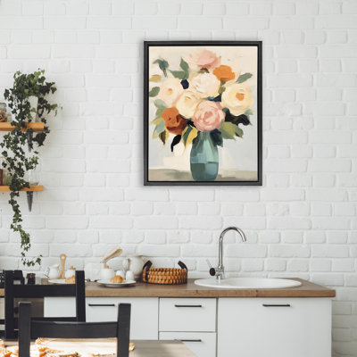 Cadre flottant dans un vase de roses aux teintes douces, design par LSR Creative Studio