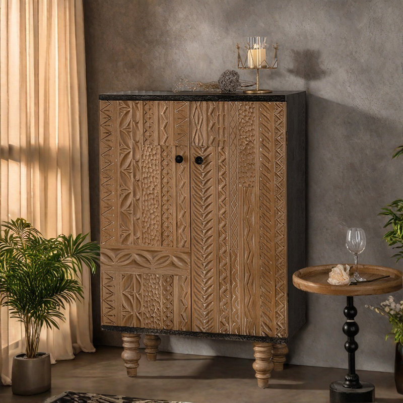 Buffet décoratif rétro en bois sculpté