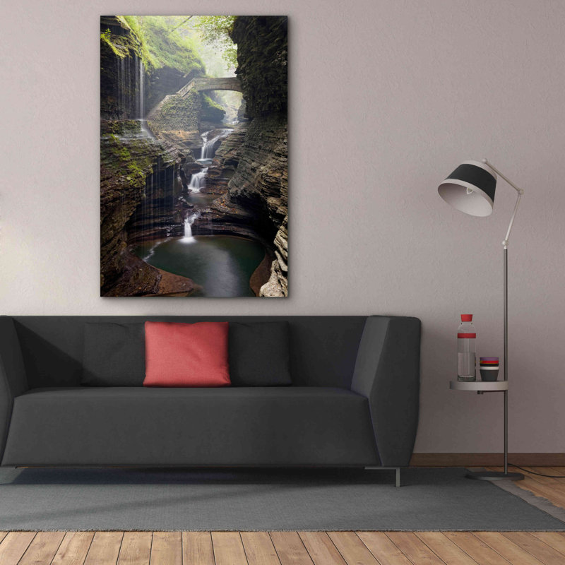 «Watkins Glen Rainbow Bridge» par Mike Jones, estampe numérique sur toile, H 60 po x l 40 po x P 1,5 po