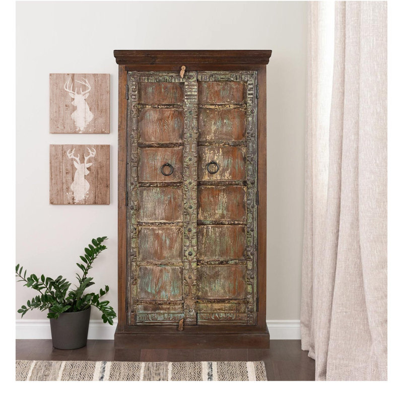 Armoire rustique antique 65 po