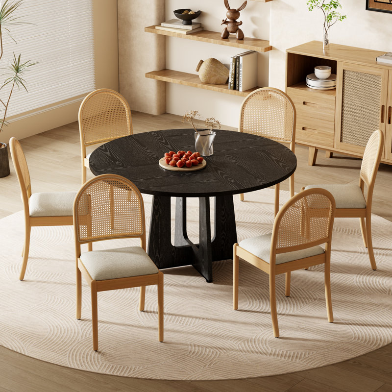 Ensemble de table de salle à manger en bois avec chaises rembourrées en rotin de 47,24 po Sheniece, 7 Pieces: Table, 6 Chairs