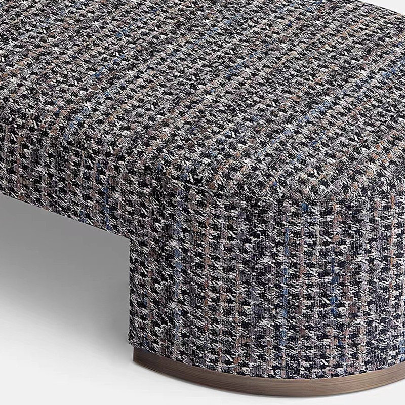 Chaise légère et luxueuse au design simple