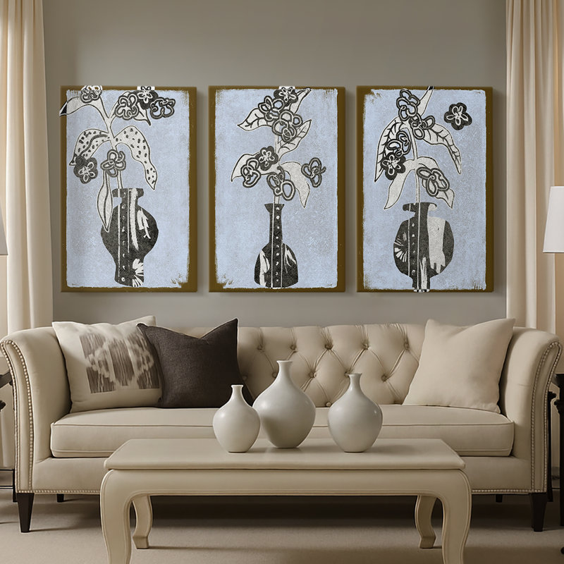 Fleurs graphiques dans un vase II - Toile tendue avec châssis sur mesure - 3 pièces, H 12 po x l 24 po