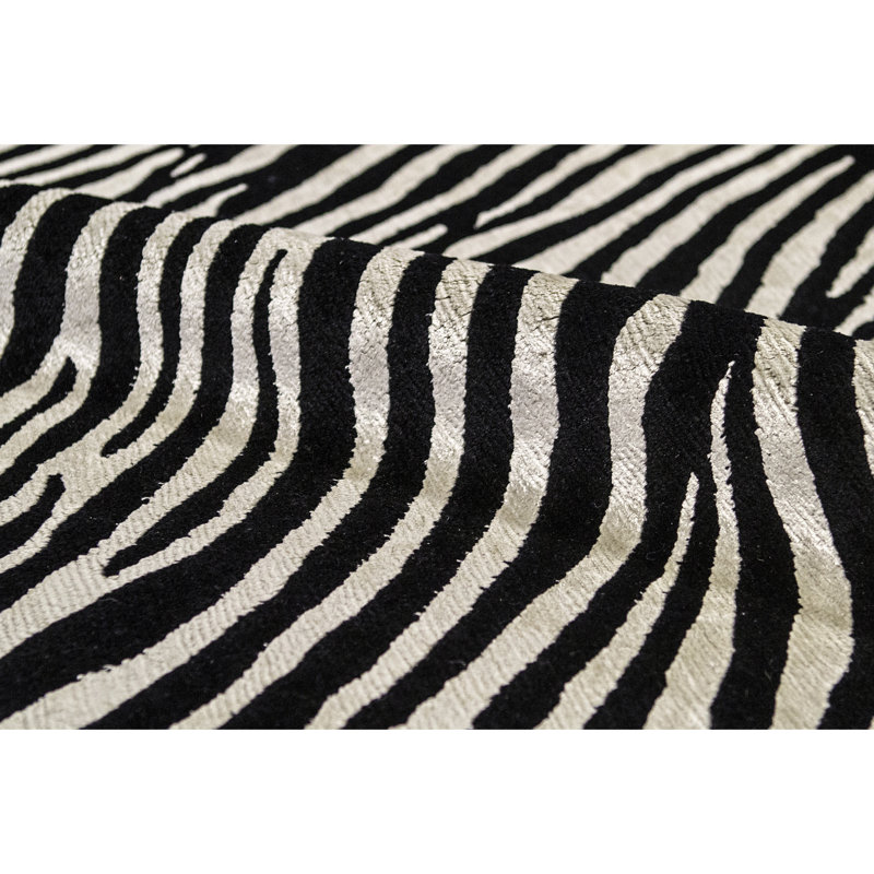 Himalayan Abstract Area Rug in Black