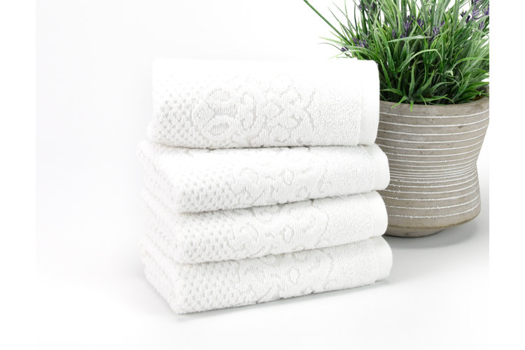 Hand Towel vs. Washcloth: Why Your Linen Closet Needs Both