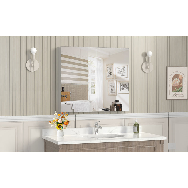 Pharmacie 32 po x 28 po avec miroir pour salle de bain