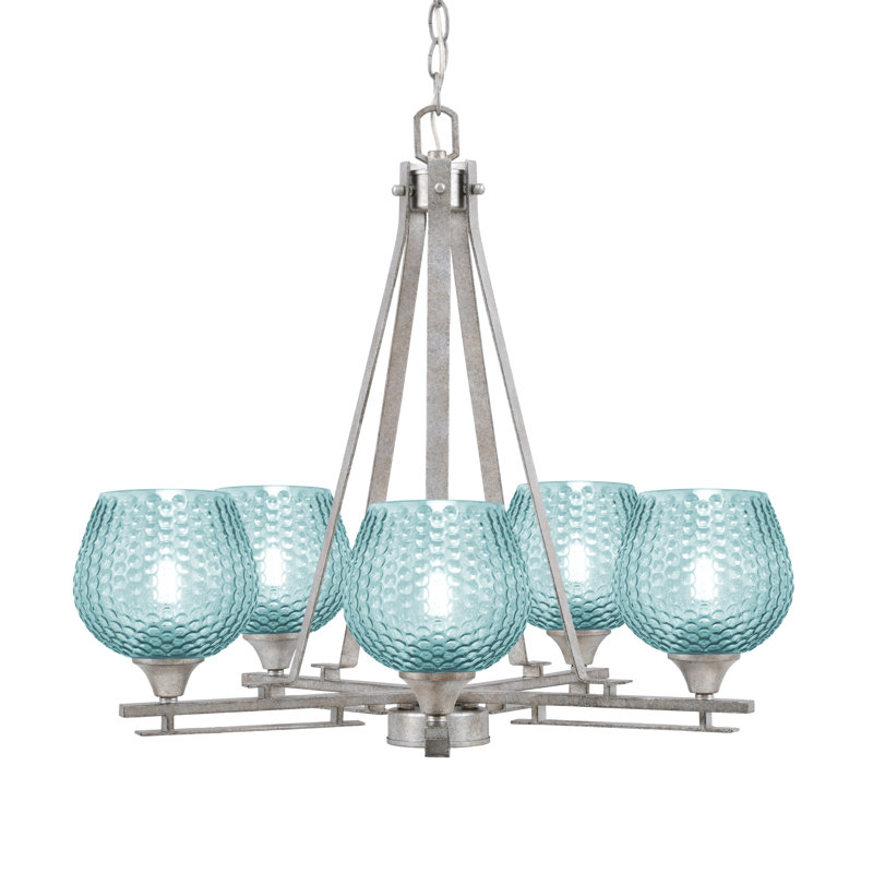 Lustre 5 lumières Uptowne présenté en finition argentée vieillie avec verre texturé turquoise de 6 po