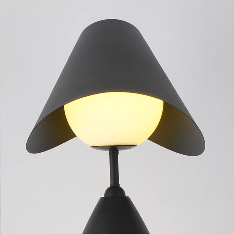 Lampe sur pied en polyéthylène, Noir