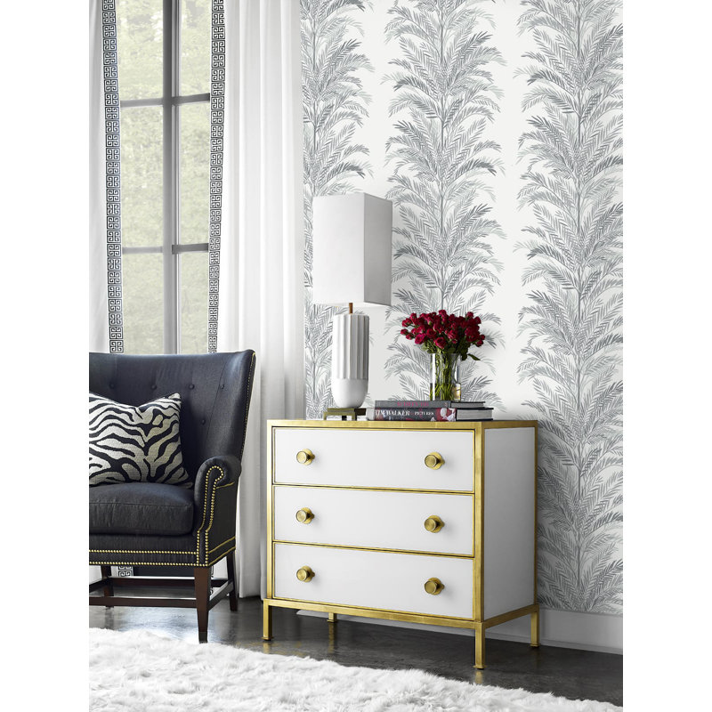 Rouleau de papier peint adhésif à motif de palmiers Keana L 9 pi x l 20,5 po Luxe Haven, Brume