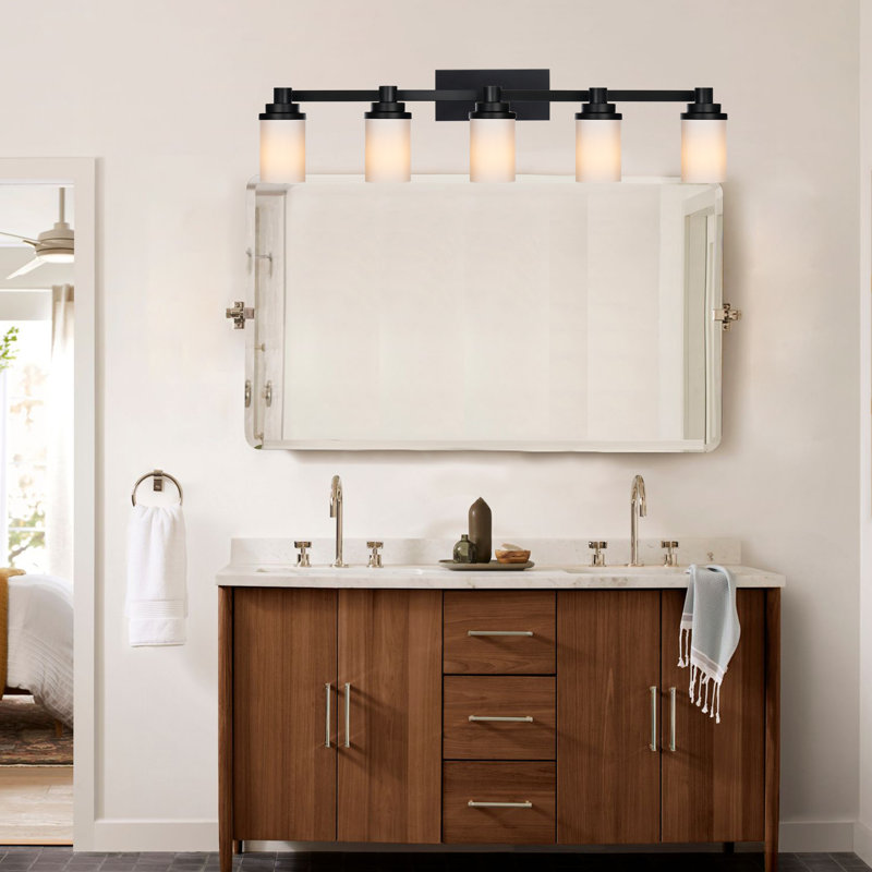 Luminaires de salle de bain 5 lumières au-dessus d'un miroir, lumières de meuble-lavabo noires pour appliques murales de salle de bain avec abat-jour en verre blanc laiteux, douille E26 (ampoules non incluses)