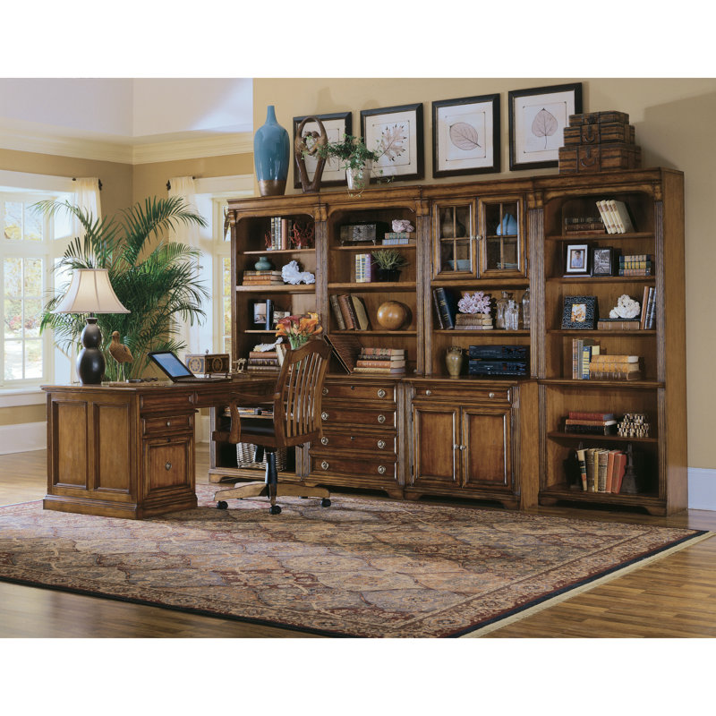 Bibliothèque standard Brookhaven, H 78,25 po x l 32 po x P 14,25 po