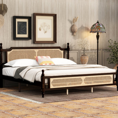 Très grand lit avec tête de lit et fabrication en bois de pin, couleur et rangement supplémentaire