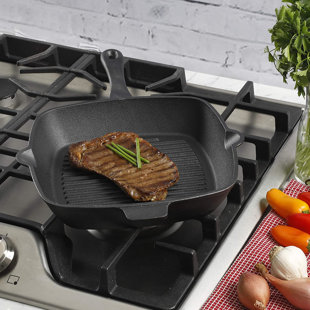 Lodge® 10.5 Inch Square Cast Iron Grill Pan