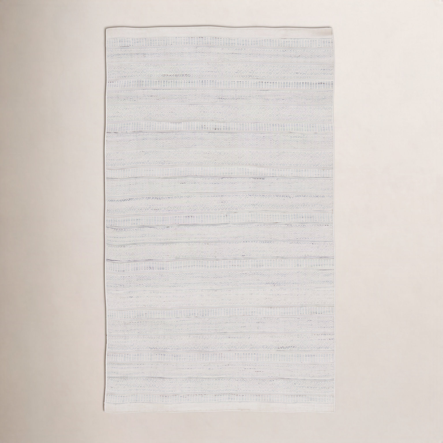 Finian Light Gray Hand-Woven Geometric Outdoor Rug, Rectangle 4' x 6'