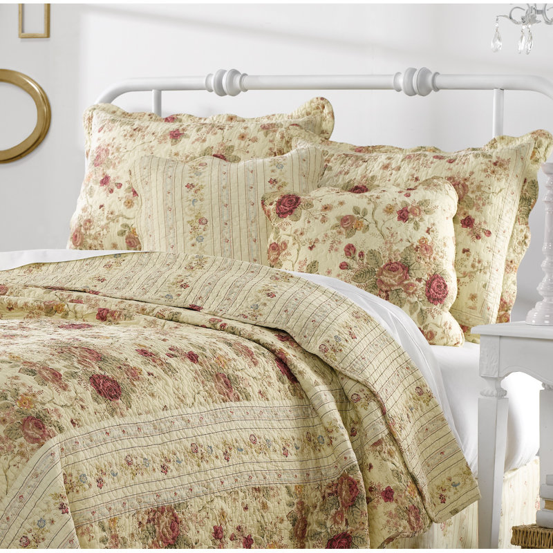 Antique Rose Full Cotton Reversible Quilt Set, Red Floral