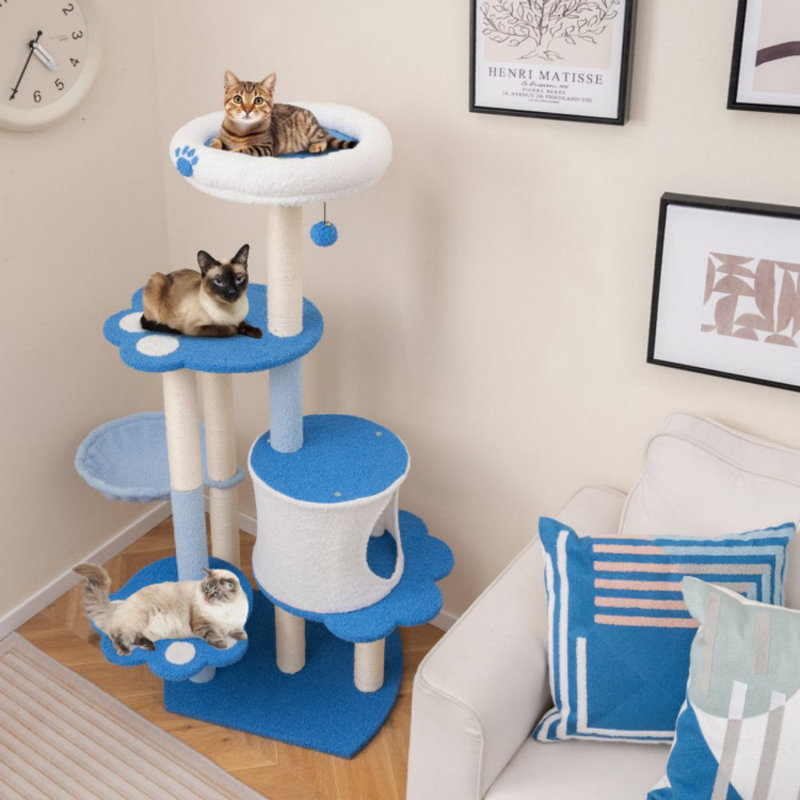 Grand arbre à chat moderne pour chats d'intérieur