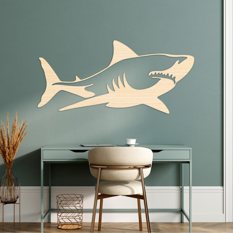 Décoration murale en forme de requin - bouleau baltique naturel, H 15,1 po x l 32 po x P 0,25 po