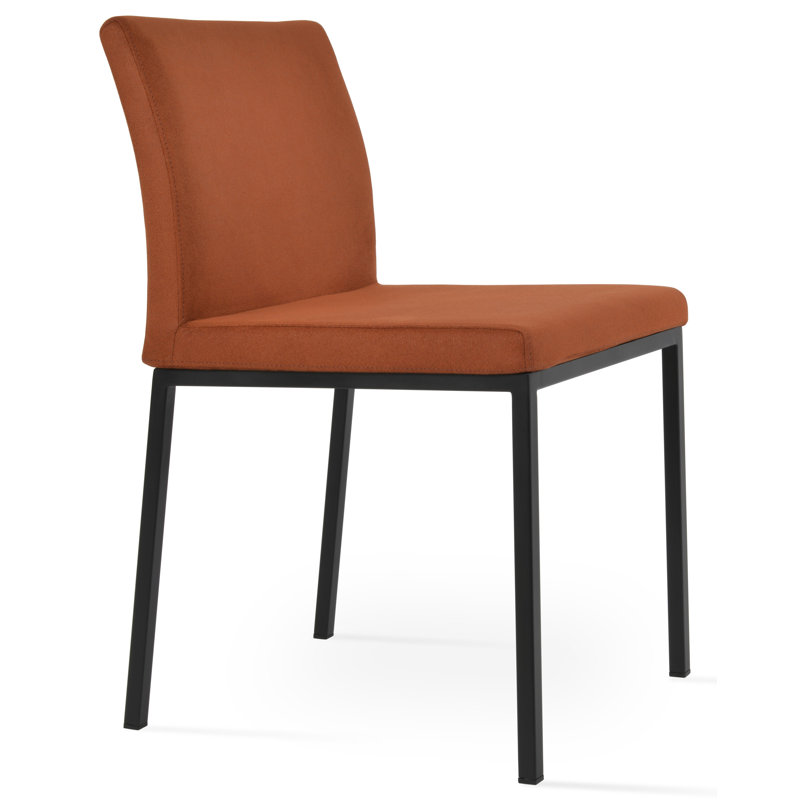 Chaise d'appoint en métal Aria, Noir, Nubuck cognac