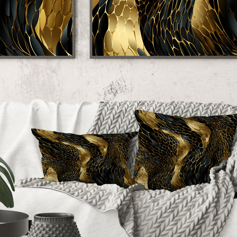 Coussin décoratif doré à imprimé doré et noir Gilded Opulence, H 16 po x l 16 po
