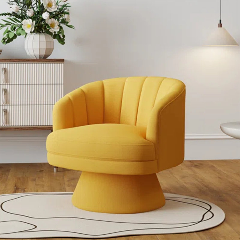 Fauteuil demi-tonneau pivotant en velours Murrow, Jaune
