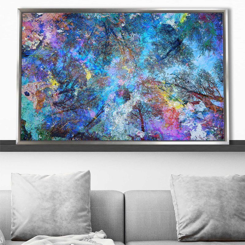 «Dreaming Up To The Trees» par - Impression, Cadre flottant argent, H 27,5 po x l 43,5 po x P 2 po