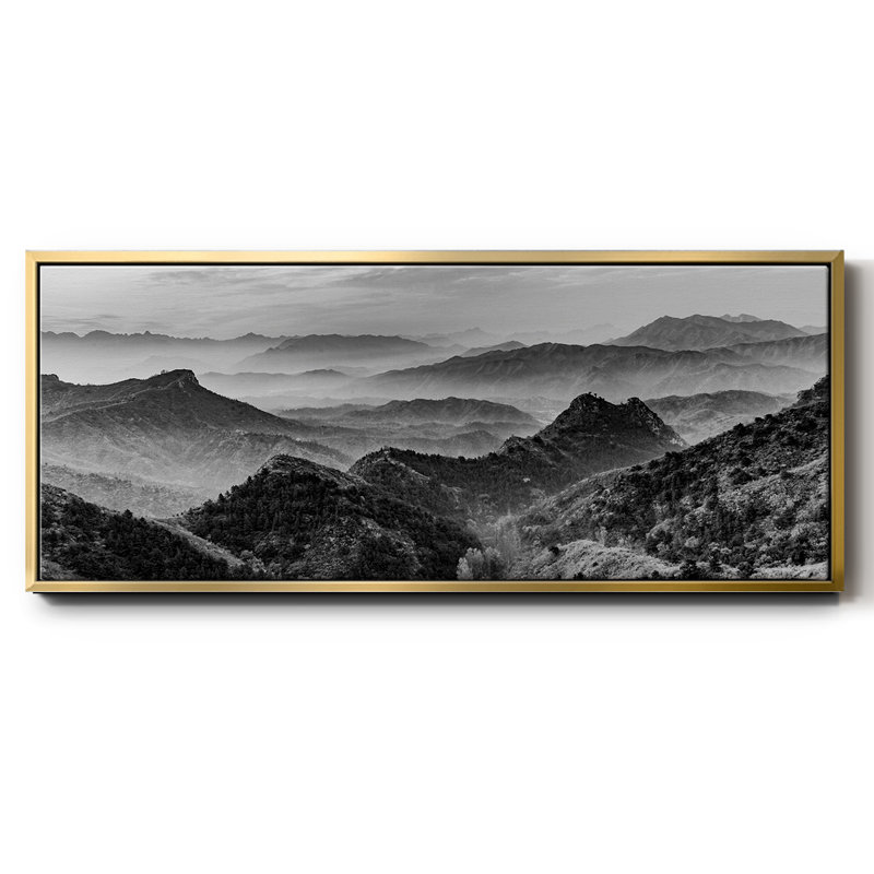 «Mountains of the Great Wall», toile encadrée, H 24 po x l 60 po