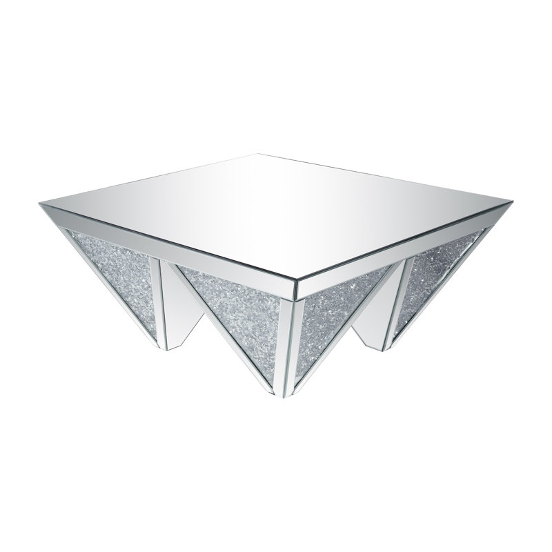 Table basse, miroir et faux diamants