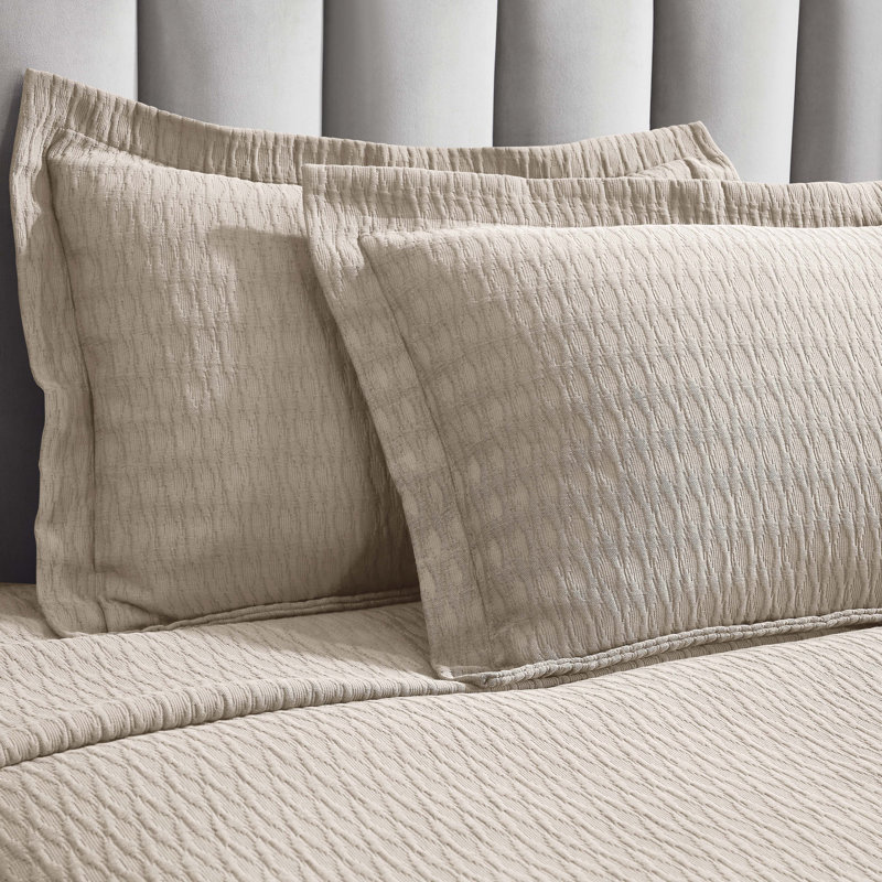 Calvert 100% Cotton Medium Weight Matelassé Diamond Lattice Bedspread Set, Queen Bedspread + 2 Standard Shams, Beige