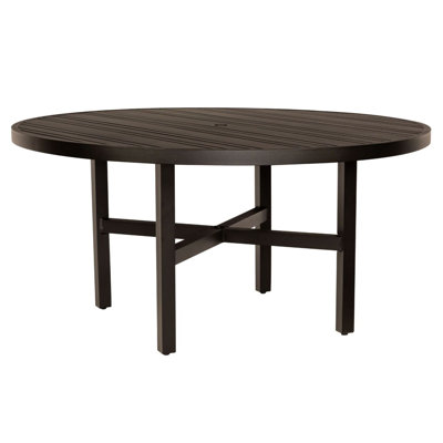 Table ronde avec parasol
