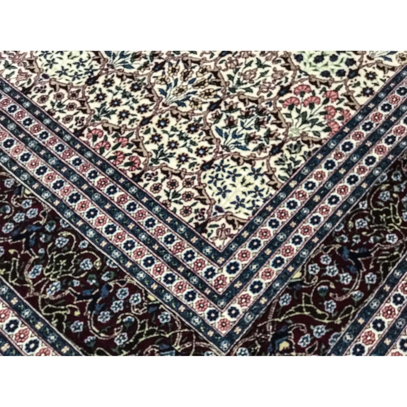 Tapis noir et beige noué à la main de haute qualité
