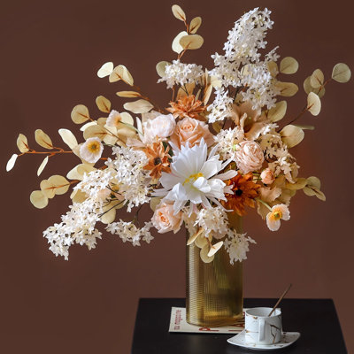 Ornement en forme de bouquet simulé