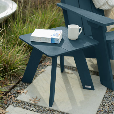 Table d'appoint en plastique Byrnes