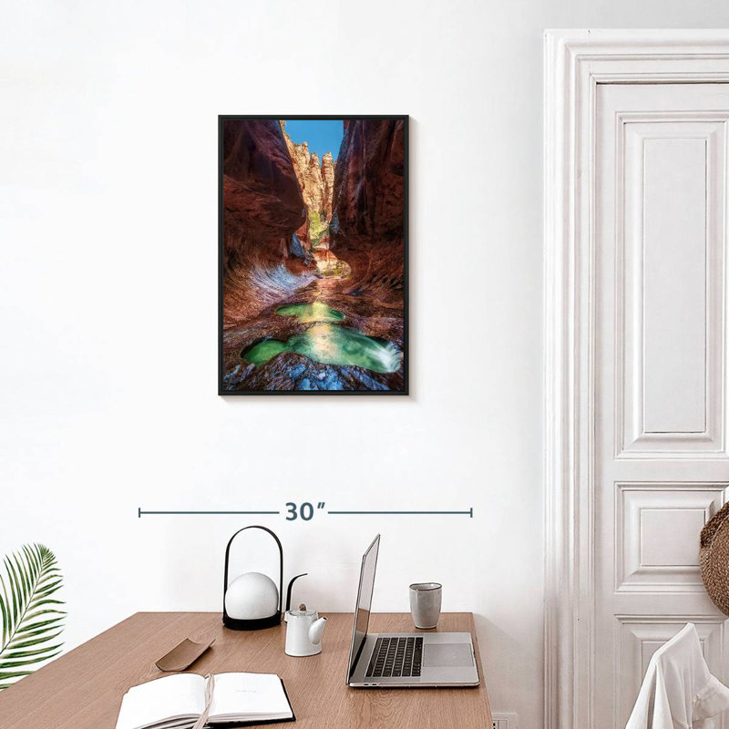 Le fente du métro, Cadre flottant noir, 17 po x 25 po
