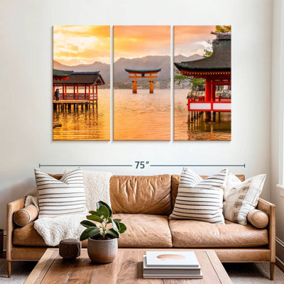 Lilie Miyajima Torii flottant