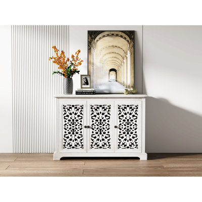 Buffet antique pour salle à manger - 3 portes sculptantes, grand espace de rangement avec cuisine et portes