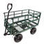 Les chariots de chariot de jardin facilitent le transport du bois de chauffage