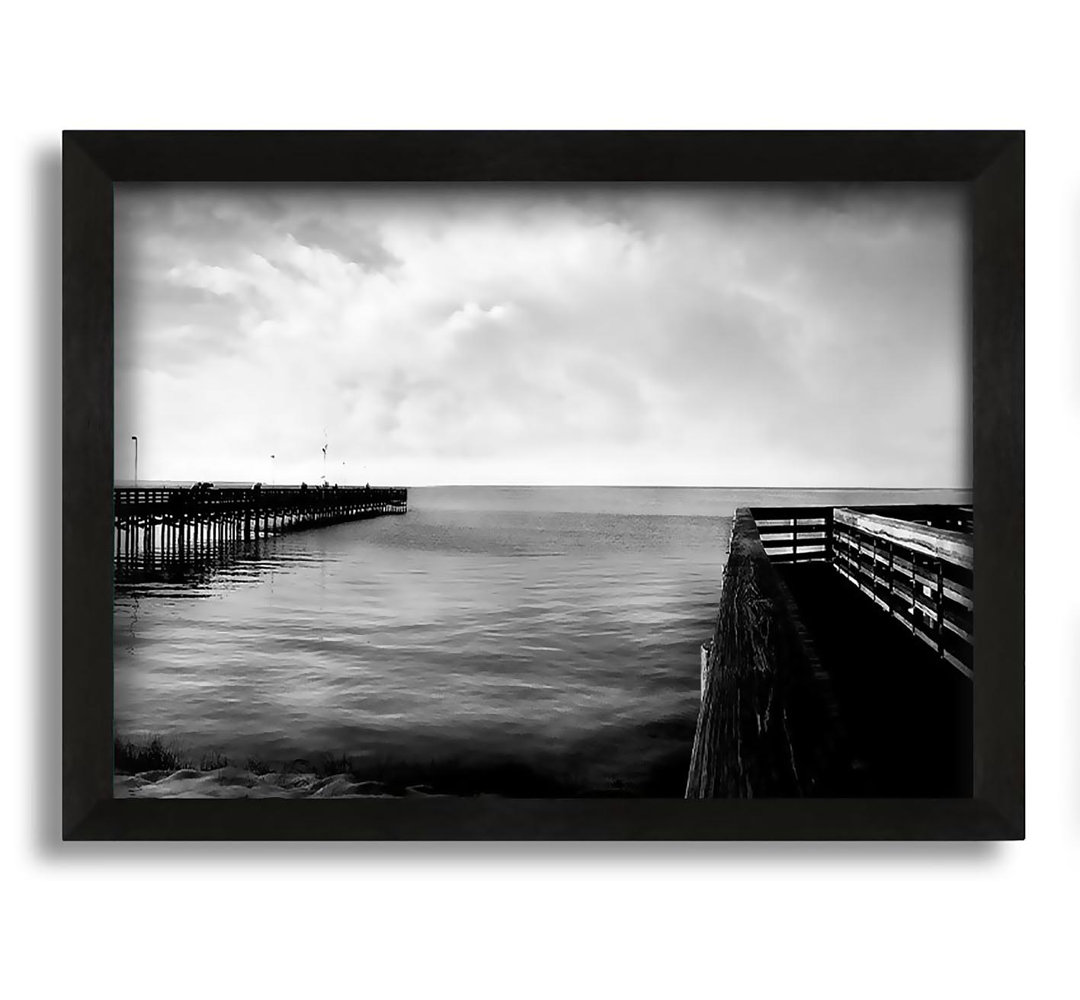 Tranquil Pier B N W Gerahmter Druck Wandkunst