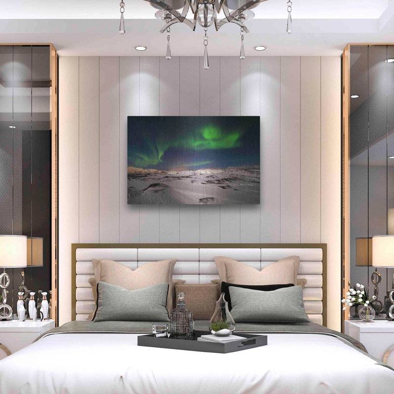 «Northern Lights On The Arctic Ocean Shore 2» par Luxe Portfolio, art mural en métal, H 24 po x l 36 po