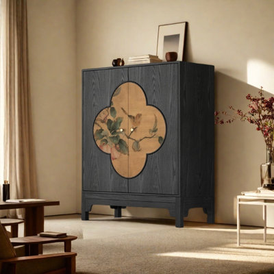 Large-Capacity Sideboard