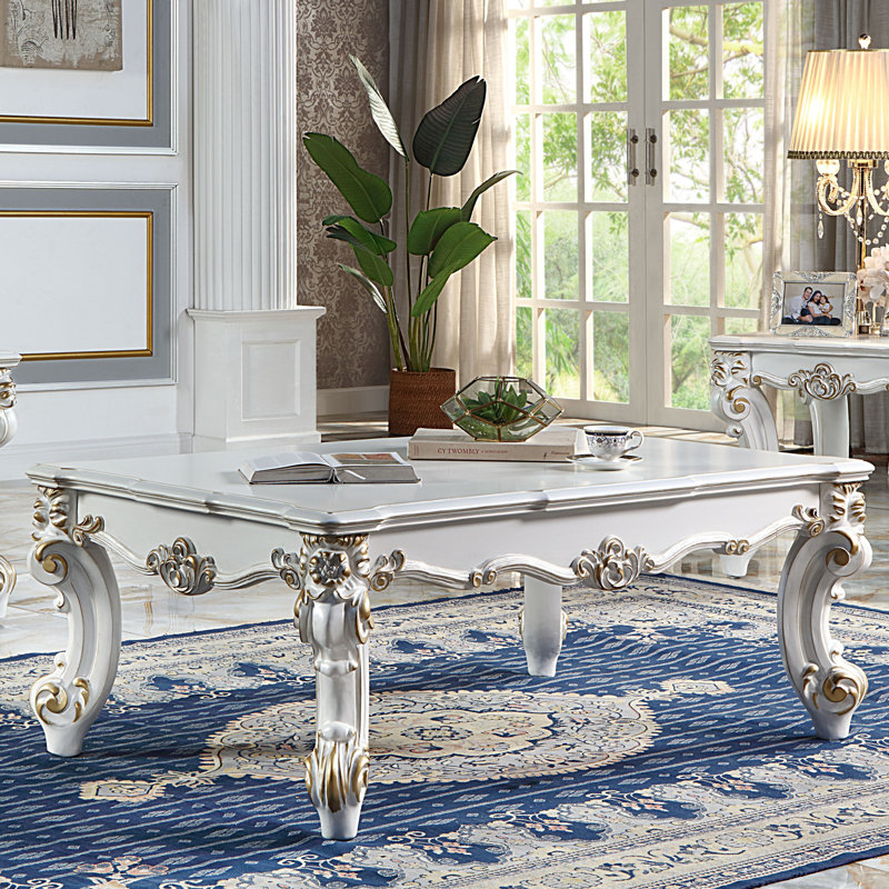 Table basse avec perle antique