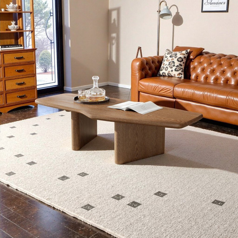 Petite table basse Artisan-Crafted pour des espaces de vie confortables