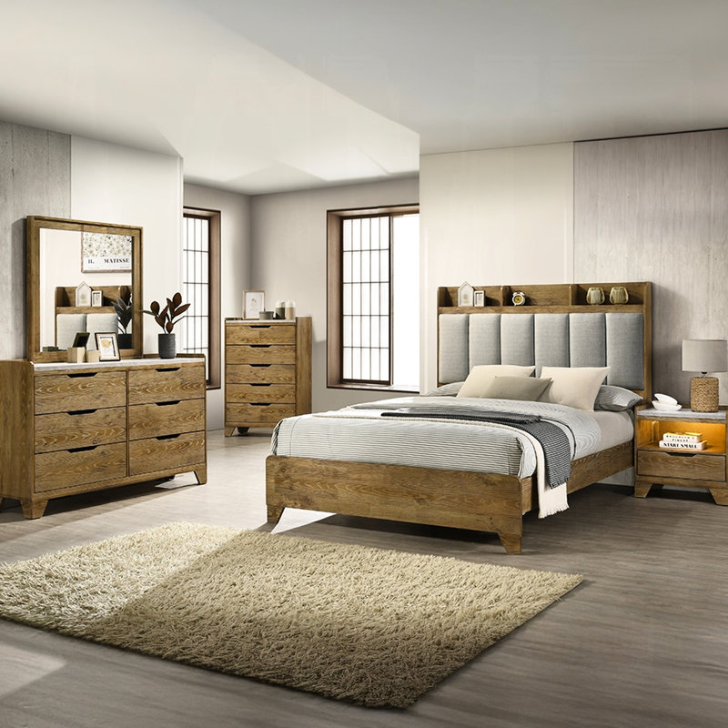 Grand lit de style transitionnel avec hublots, tête de lit tapissier brun pour la chambre à coucher avec finition de finition, hublots et rehaussement de style