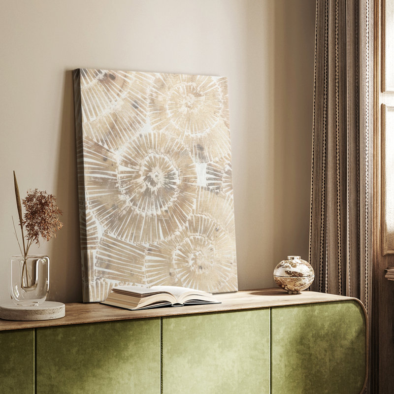 Fossil Nautilus II - Cavas enveloppés de galerie, H 36 po x l 24 po