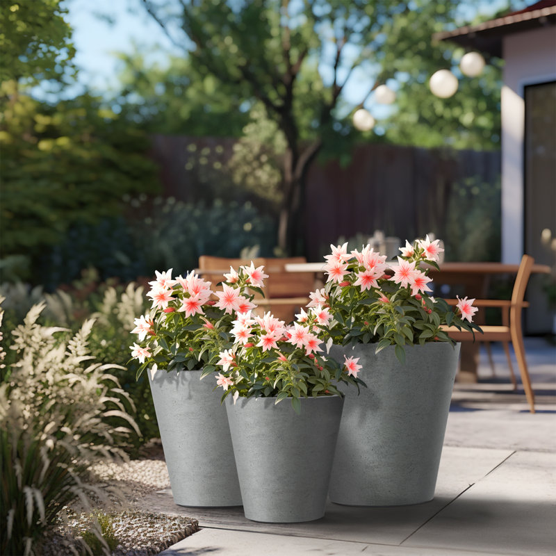 Waitman Pot Planter, Gray